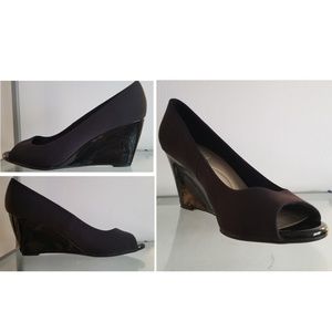Bandolino Black Peep Toe Wedge Pump 10